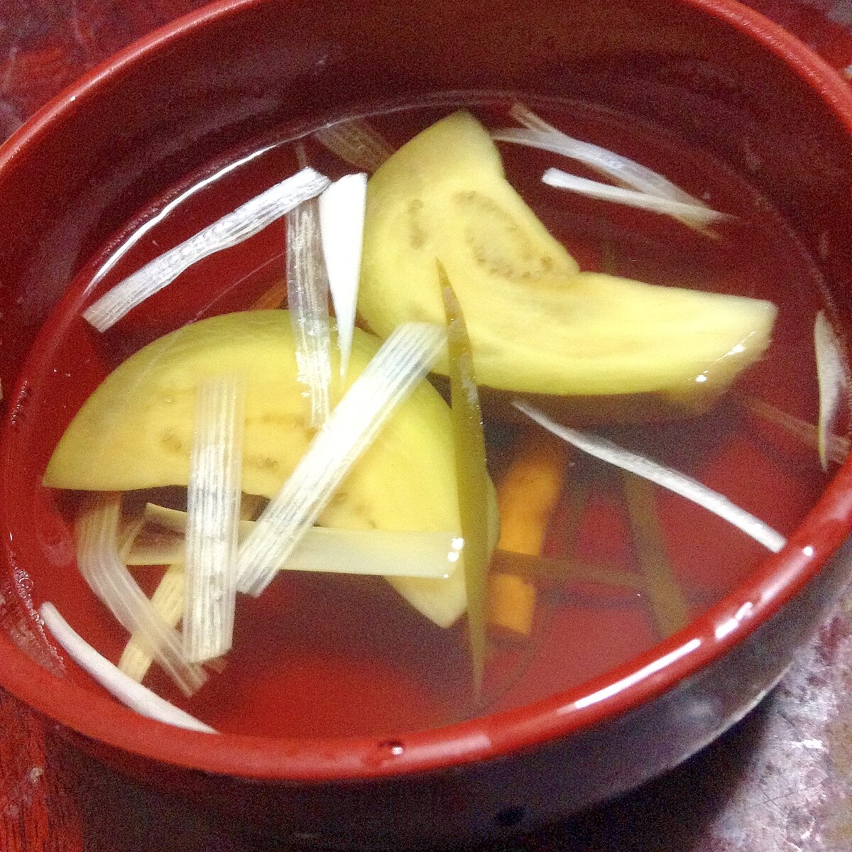白ナスのお吸い物 生姜汁が隠し味 レシピ 作り方 By とりあえず乾杯 楽天レシピ 白ナスのお吸い物 生姜汁が隠し味 レシピ 作り方 By とりあえず乾杯 楽天レシピ